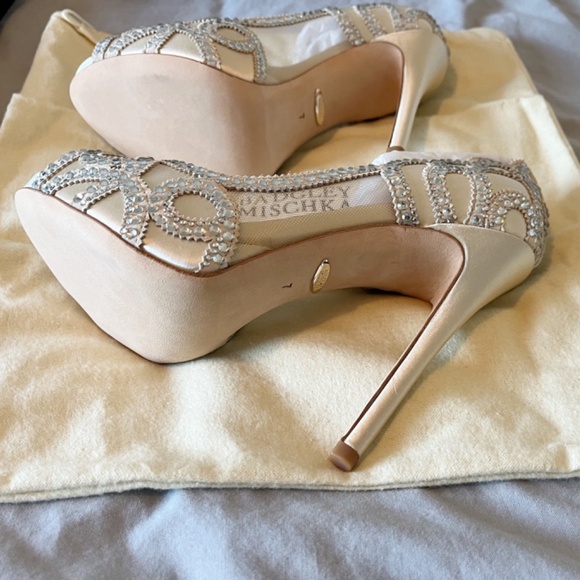 Badgley Mischka | NIB Witney Crystal Embellished Satin Stiletto | Ivory - Picture 4 of 16